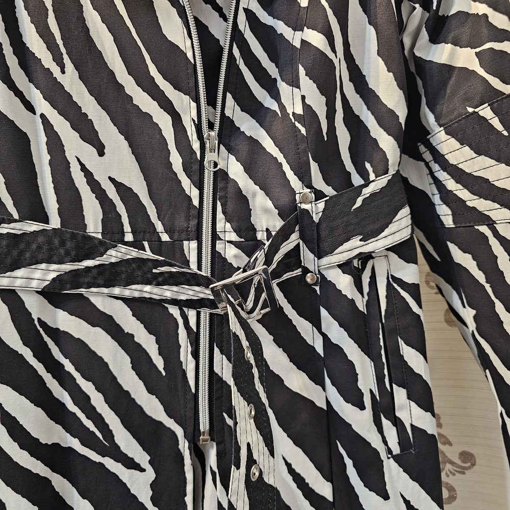 Black Rivet Zebra Patterned Coat - Picture 2 of 9